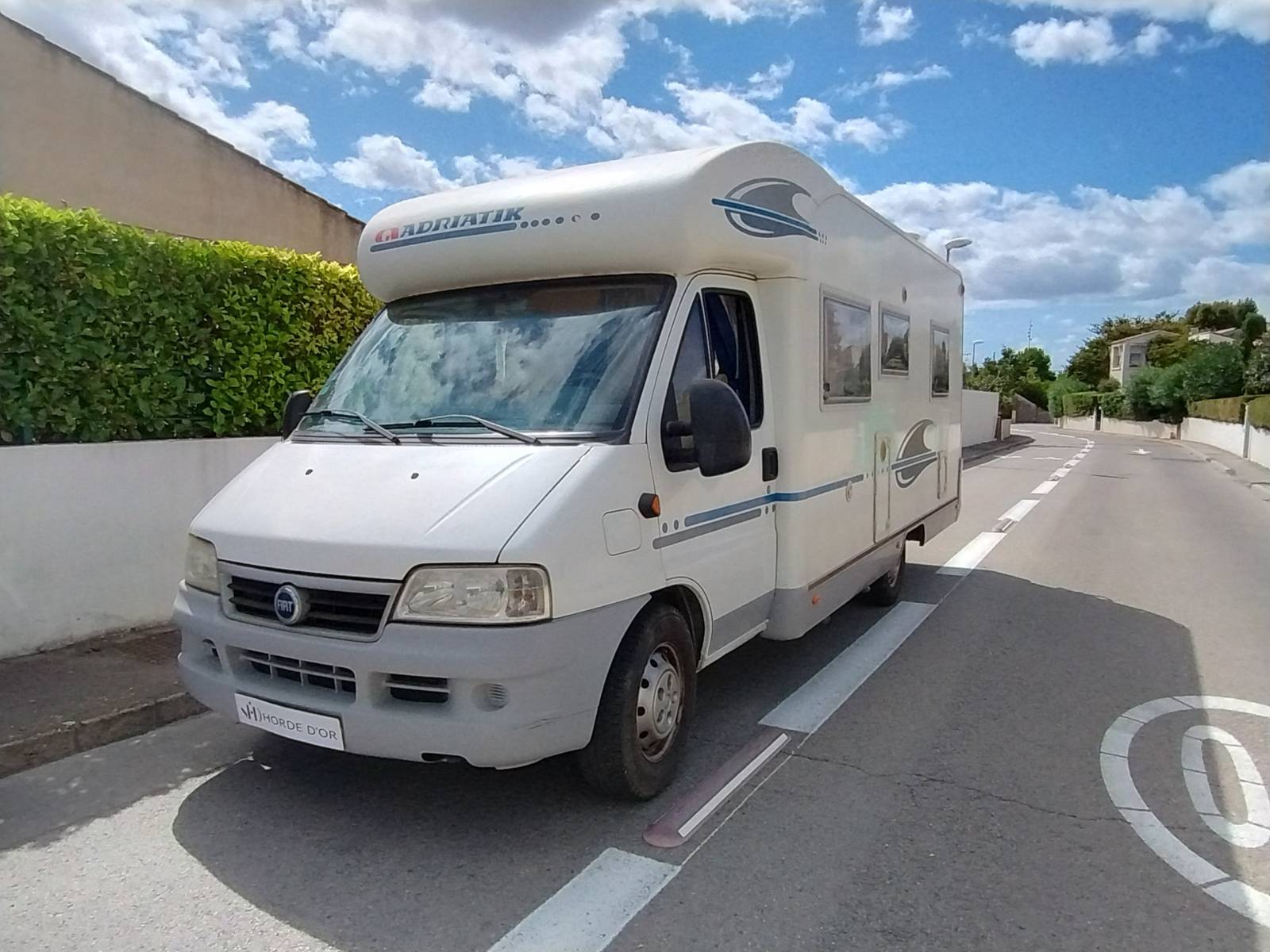Profile compact ADRIA CORAL 650 SP - 1° Main - Motorisation 146CH avec 4 couchages visible sur Lunel dans l'Hérault