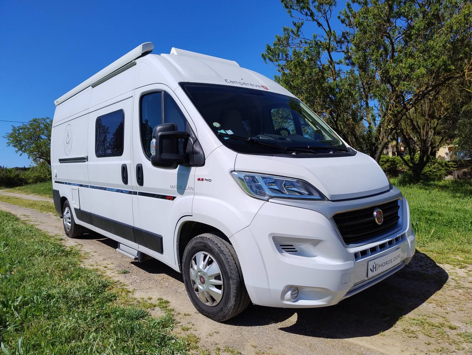 Fourgon CAMPEREVE MAGELLAN 643  en très bon état avec faible kilométrage visible sur Montbazin dans l'Hérault