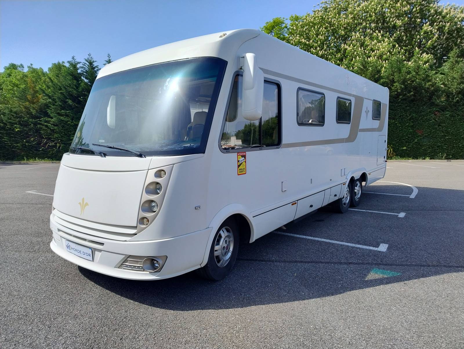 Superbe intégral Poids Lourd NIESMANN+BISCHOFF 83F - Lit central et lit pavillon en parfait état sur Fiat Ducato 3.0L 180CH visible sur Carcassonne
