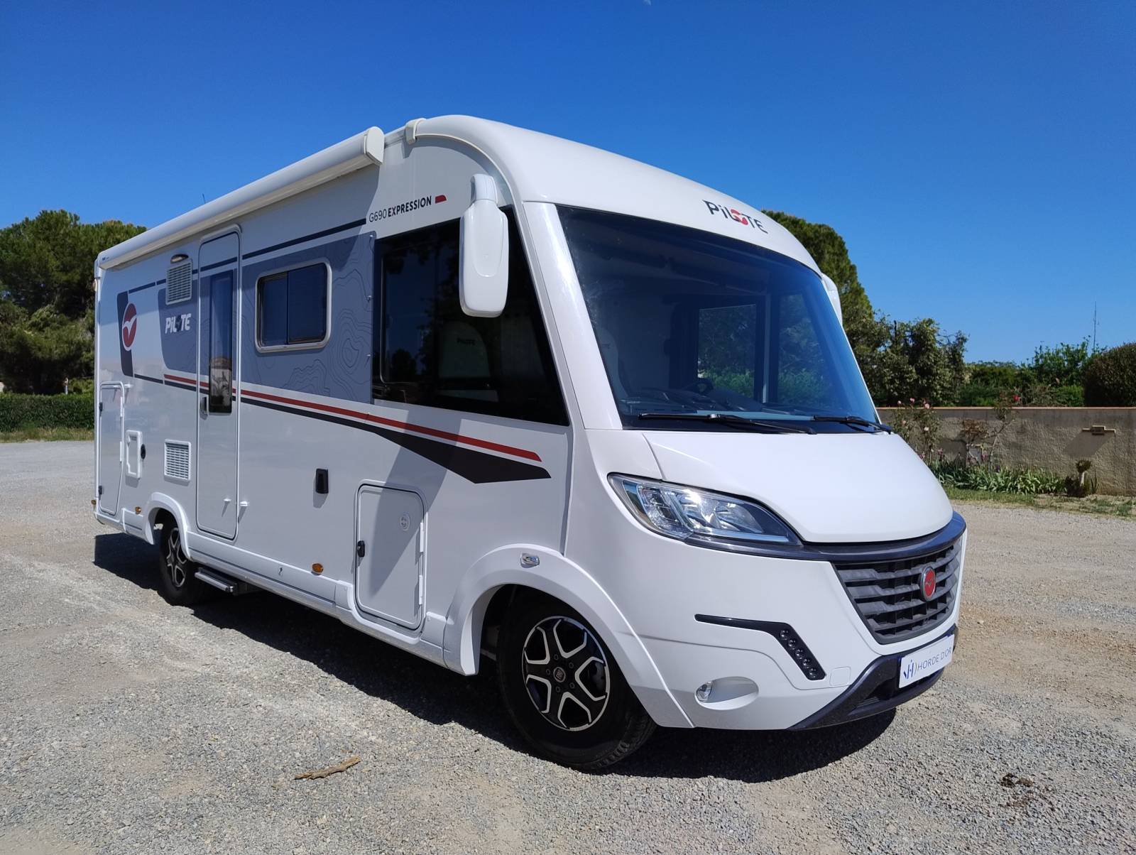 Superbe intégral PILOTE G690D Expression comme neuf - Fiat Ducato 140CH boite Auto - Climatisation cellule, GPL, Batterie Lithium et convertisseur visible aux environs de Pezenas dans l'Hérault