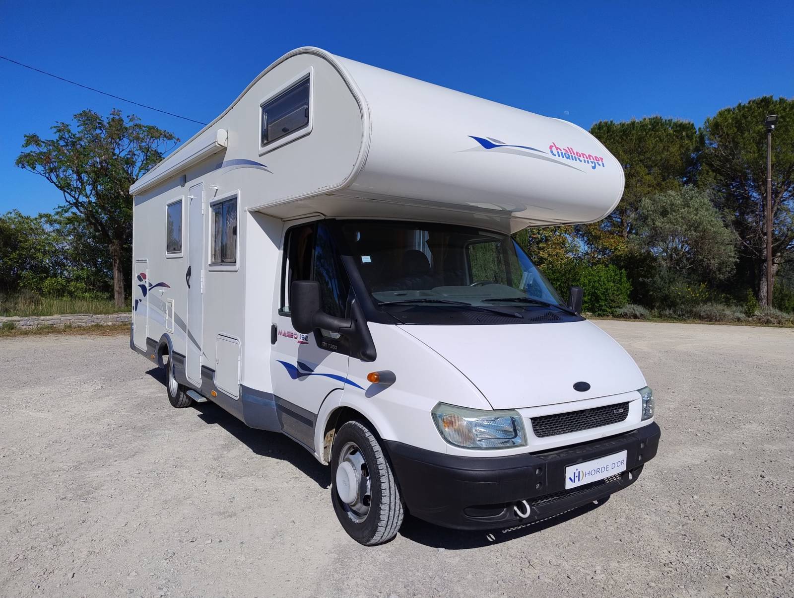 Capucine CHALLENGER MAGEO 192 sur Ford Transit Duratorq 140CH avec climatisation - 5 Places CG 5 couchages avec grande soute garage visible sur Valflaunes dans l'Hérault