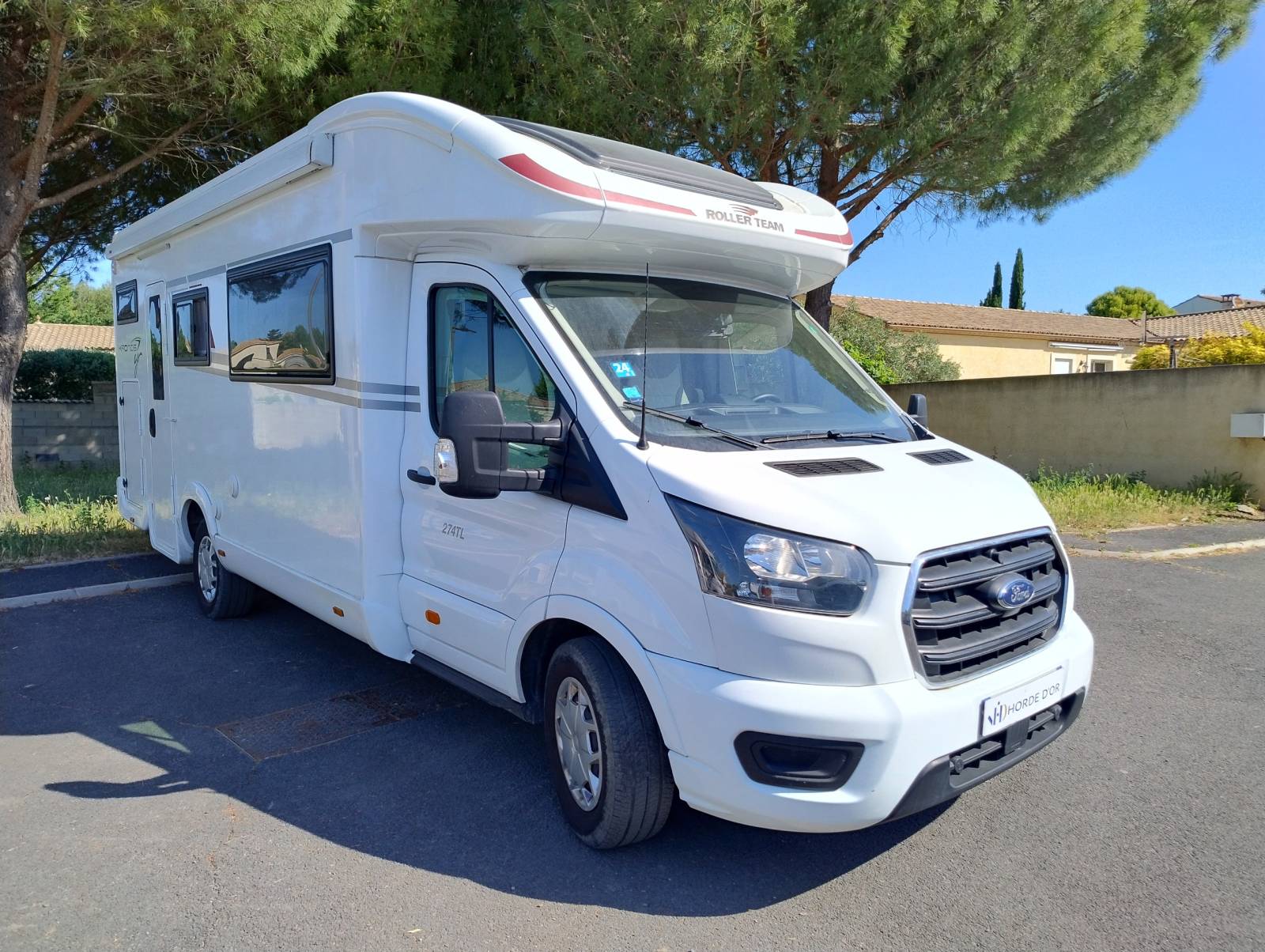 Profile familiale ROLLER TEAM KRONOS GO 274 TL de 1° main - 6 couchages avec lits superposés et lit pavillon en très bon état visible aux environs de Béziers dans l'Hérault