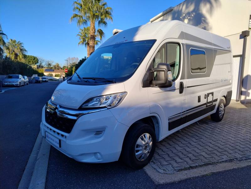 Superbe fourgon compact ELIOS haut de gamme parfaitement entretenu et comme neuf à Béziers dans l'Hérault (34)