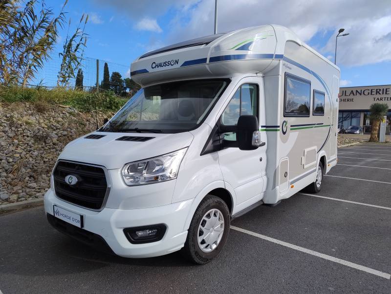 Superbe profile compact CHAUSSON comme neuf avec climatisation cellule visible à proximité d'Olonzac dans l'Hérault