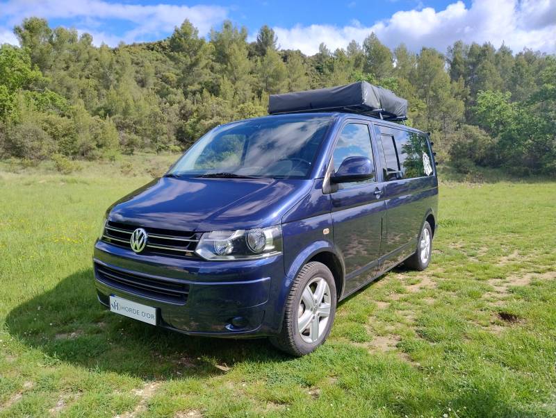 Superbe van VW T5 Multivan 7 places aménagé 4 couchages avec Tente de toit et camping-box  - Faible kilométrage et visible aux environs de Montpellier (34)