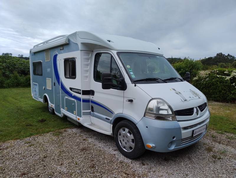 Superbe profilé DETHLEFFS – 4 couchages avec lit à la française et lit dinette - 1° main dans un excellent état et parfaitement entretenu visible sur Valflaunès (34)