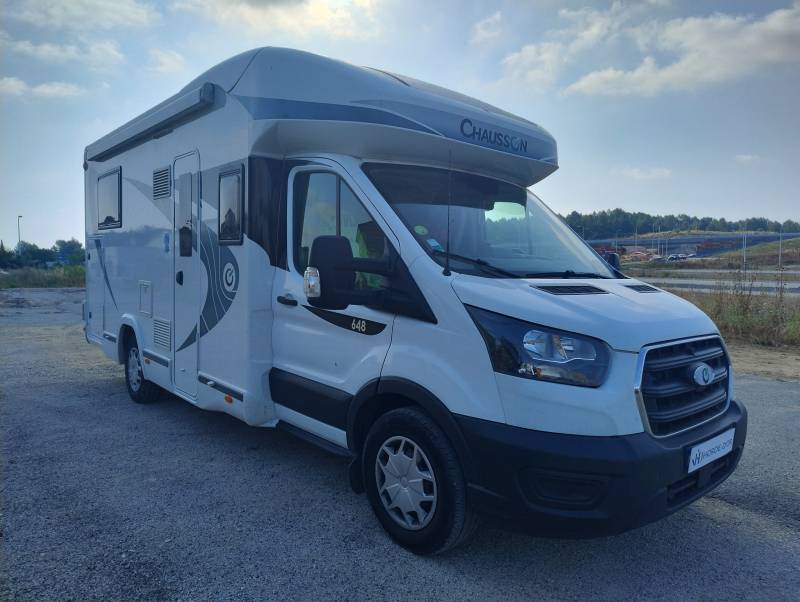 Profile CHAUSSON 648 First Line avec lit central + lit pavillon et climatisation cellule en parfait état et visible à Grabels proche de Montpellier