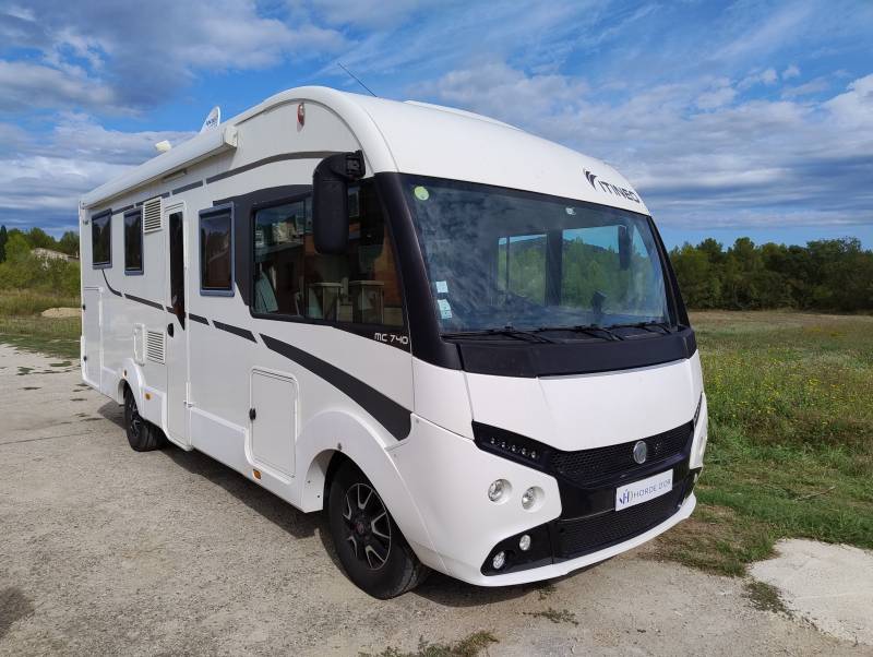 Intégral ITINEO MC740 Groupe RAPIDO - Lit central et lit pavillon - Salon face à face avec faible kilométrage visible aux environs de Saint Drézéry dans l'Hérault