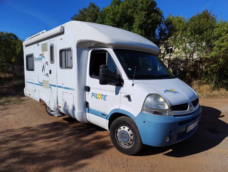 Profile PILOTE REFERENCE P665 -  - 4 couchages - Lit à la française et lit dinette visible aux environs de Bédarieux dans l'Hérault