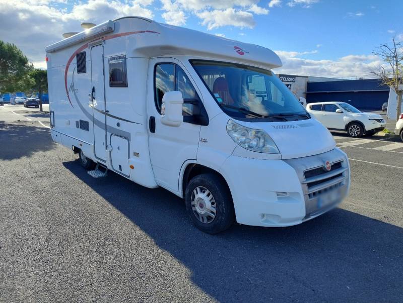 Profile BURSTNER MARANO T640 en parfait état et faible kilométrage - 4 couchages avec lit à la française et lit dinette visible sur Agde dans l'Hérault